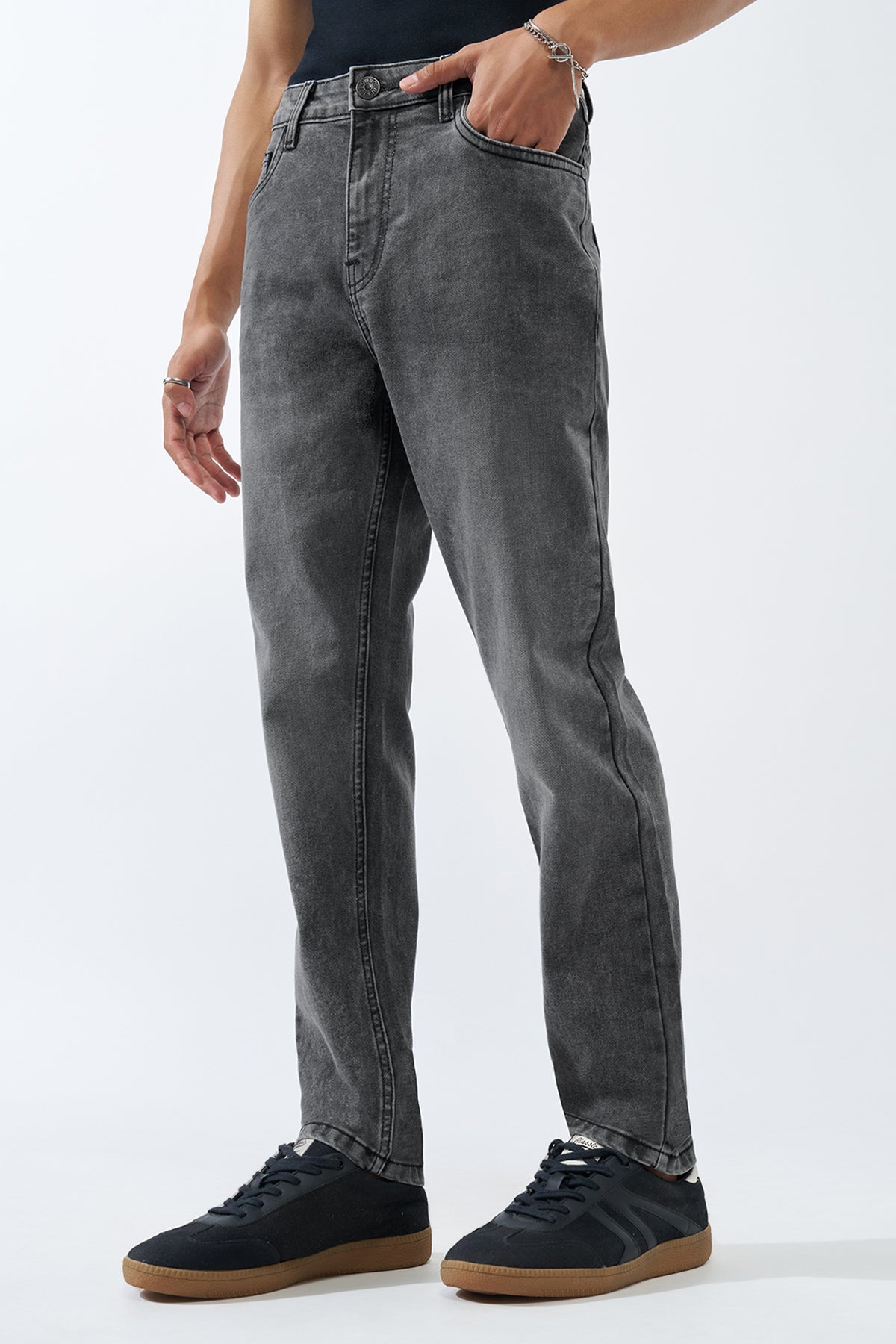 Black Solid Slim Fit Jeans for Men - Image 4