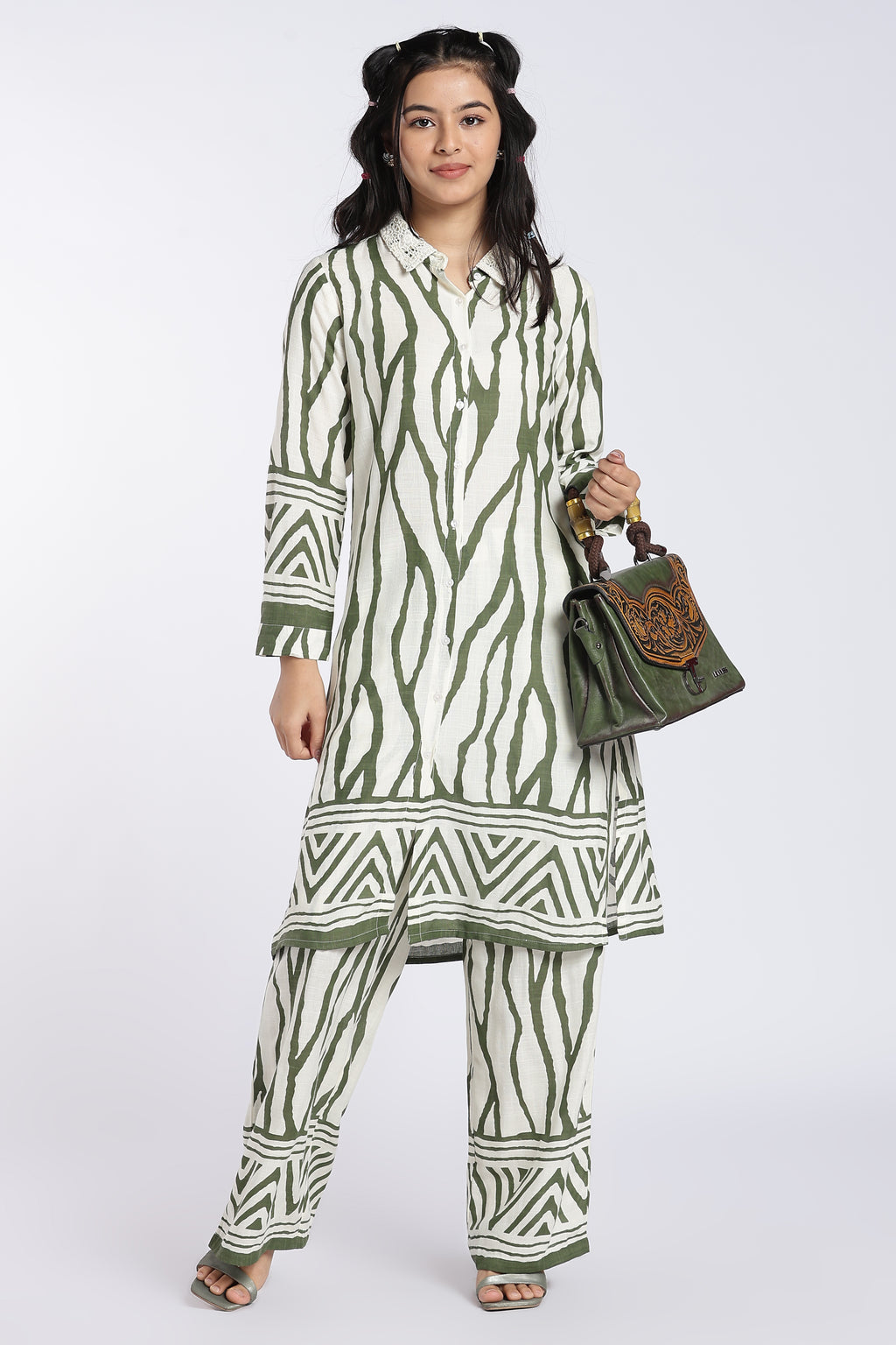 Green Zebra Straight Fit Kurta Set for Women - Image 1
