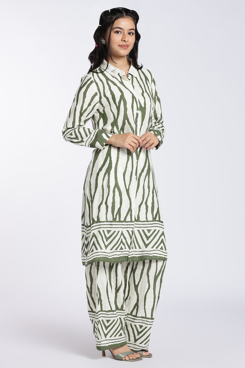 Green Zebra Straight Fit Kurta Set for Women - Image 6