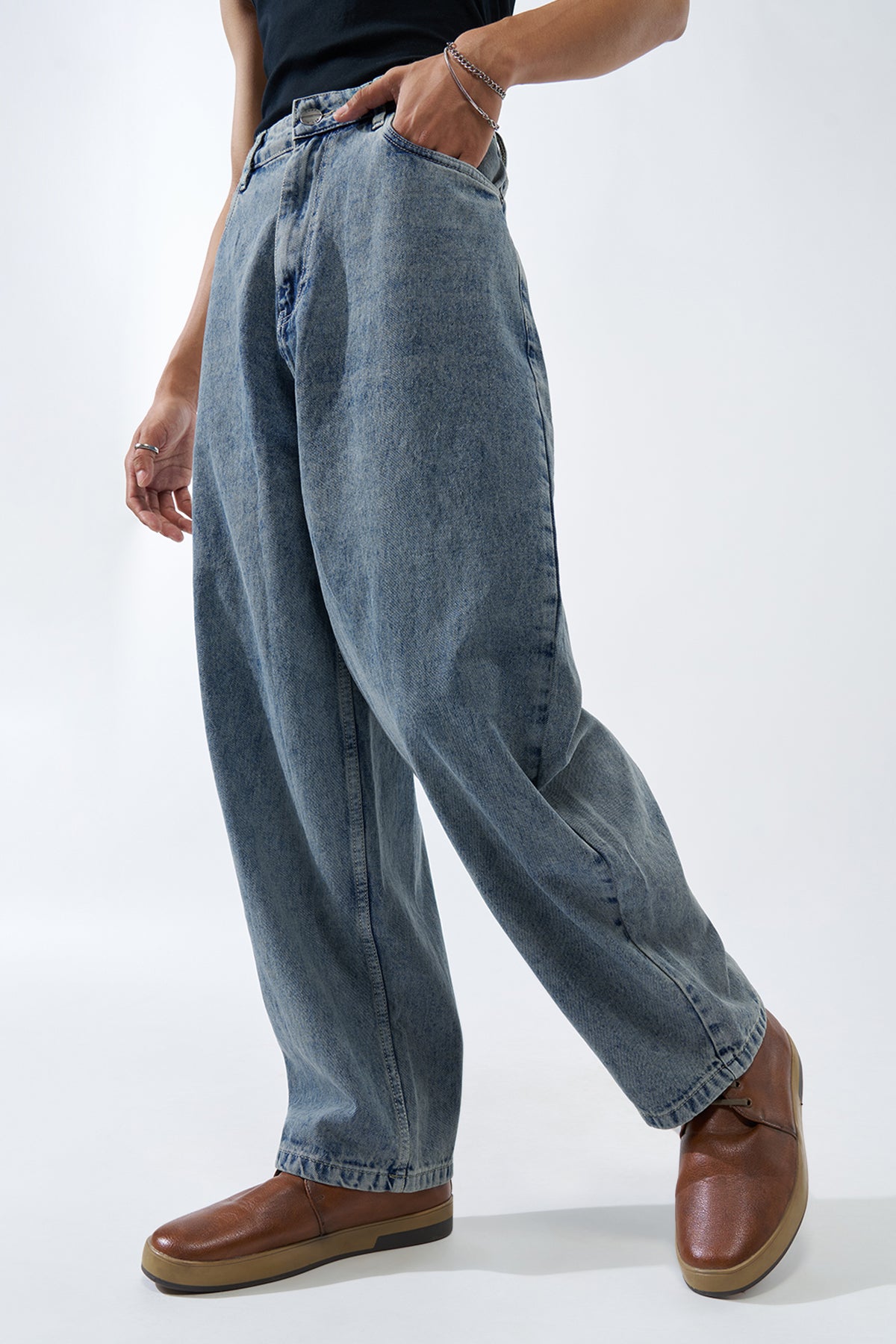 Blue Solid Barrel Fit Jeans for Men - Image 4