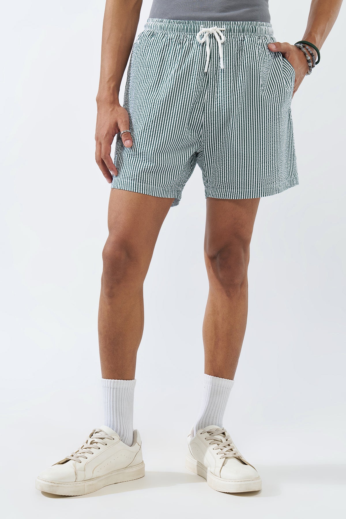 Green Striped Regular Fit Shorts for Men - Image 2