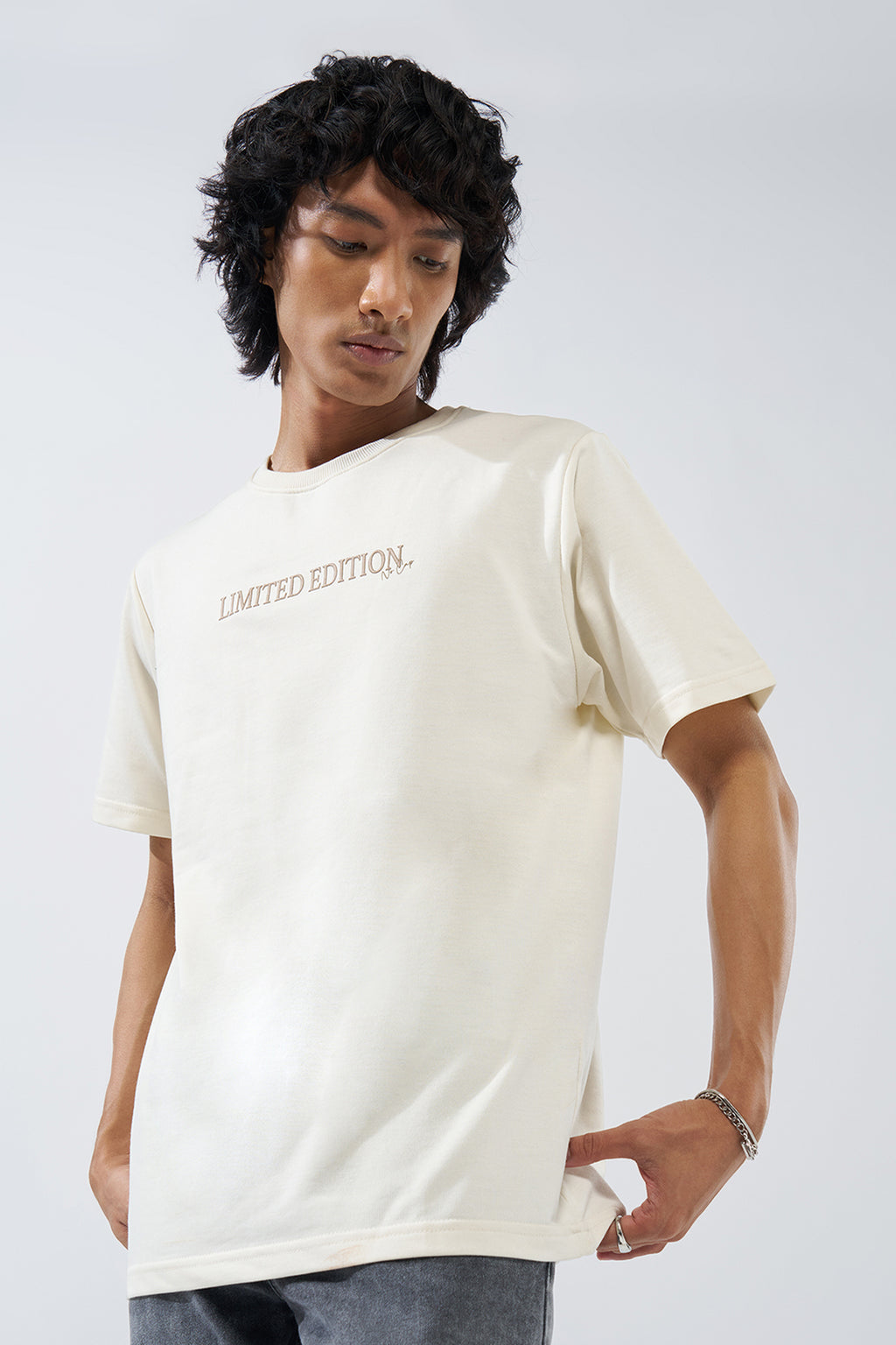 Off White Printed Regular Fit T-Shirt for Men - Image 4