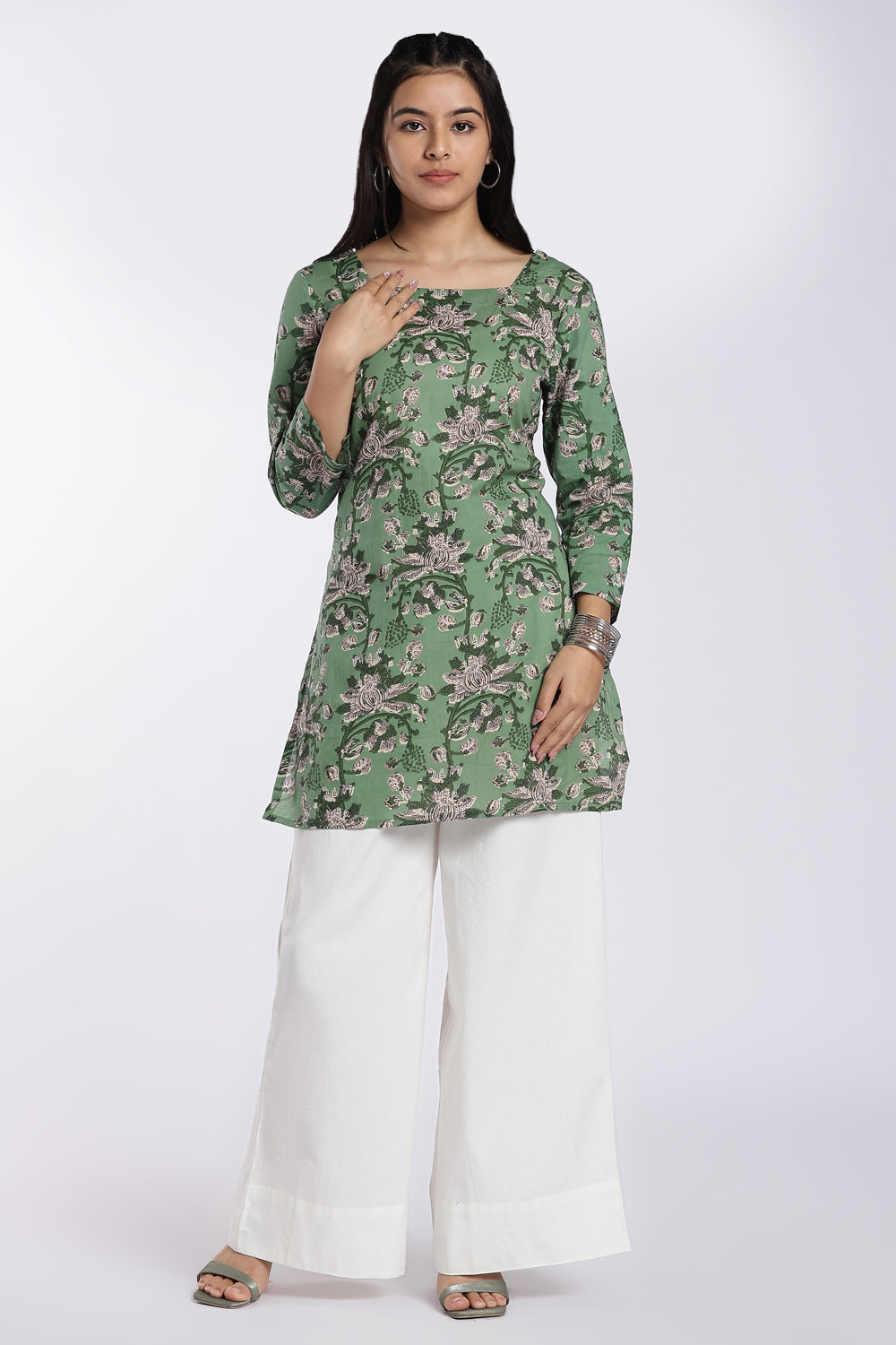 Green Floral Printed Flared Tunic for Women - Image 2