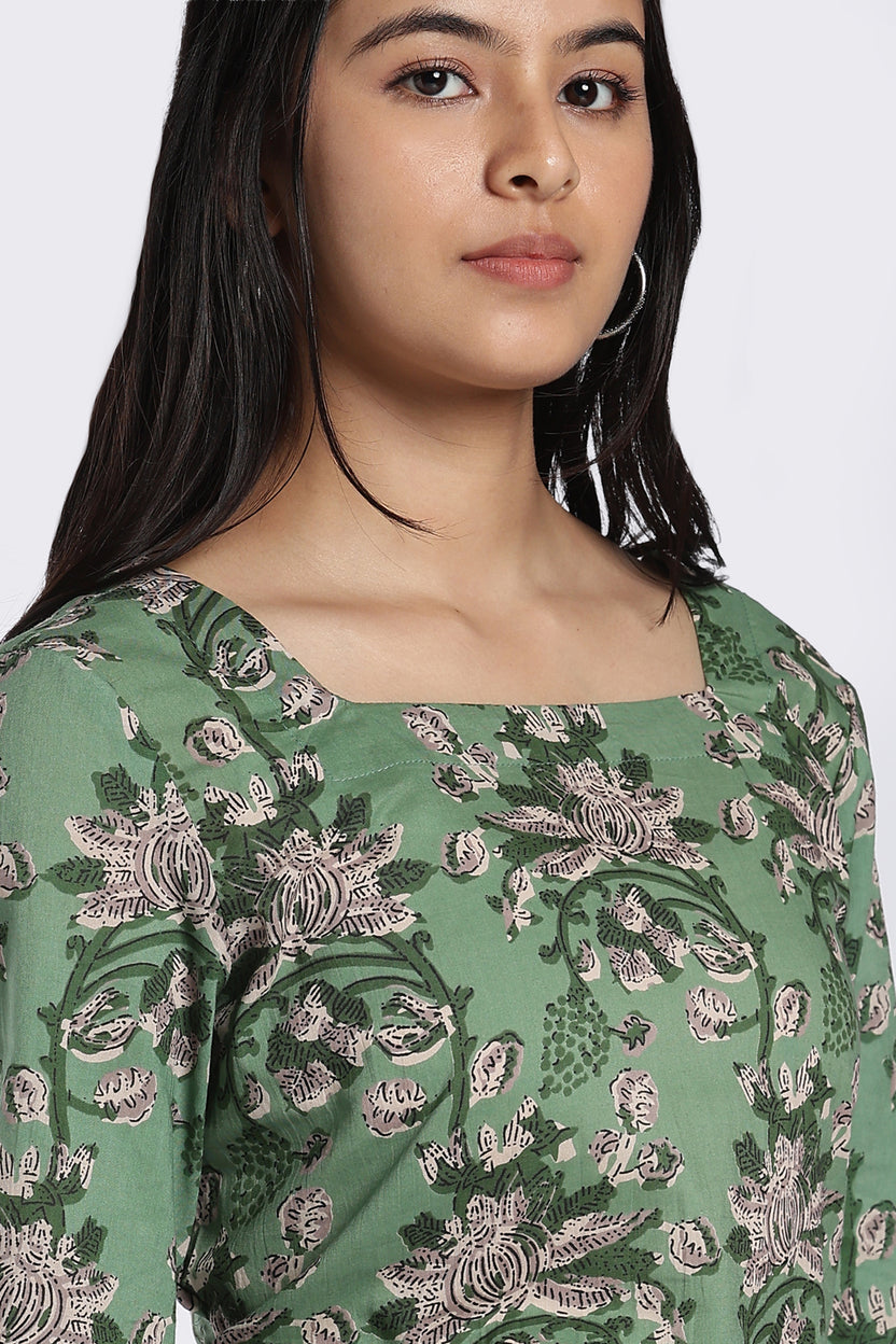 Green Floral Printed Flared Tunic for Women - Image 3