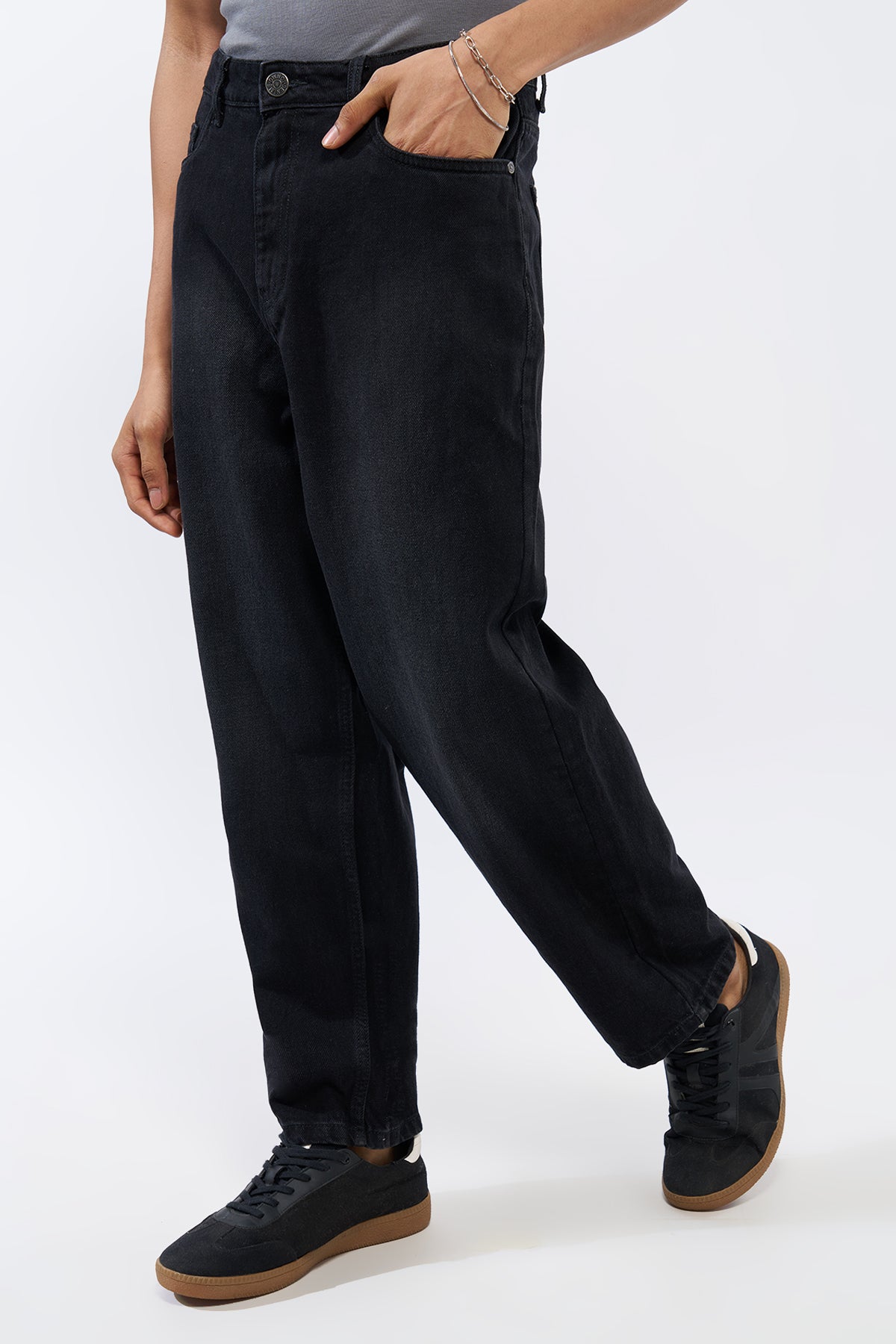 Black Solid Regular Fit Jeans for Men - Image 4