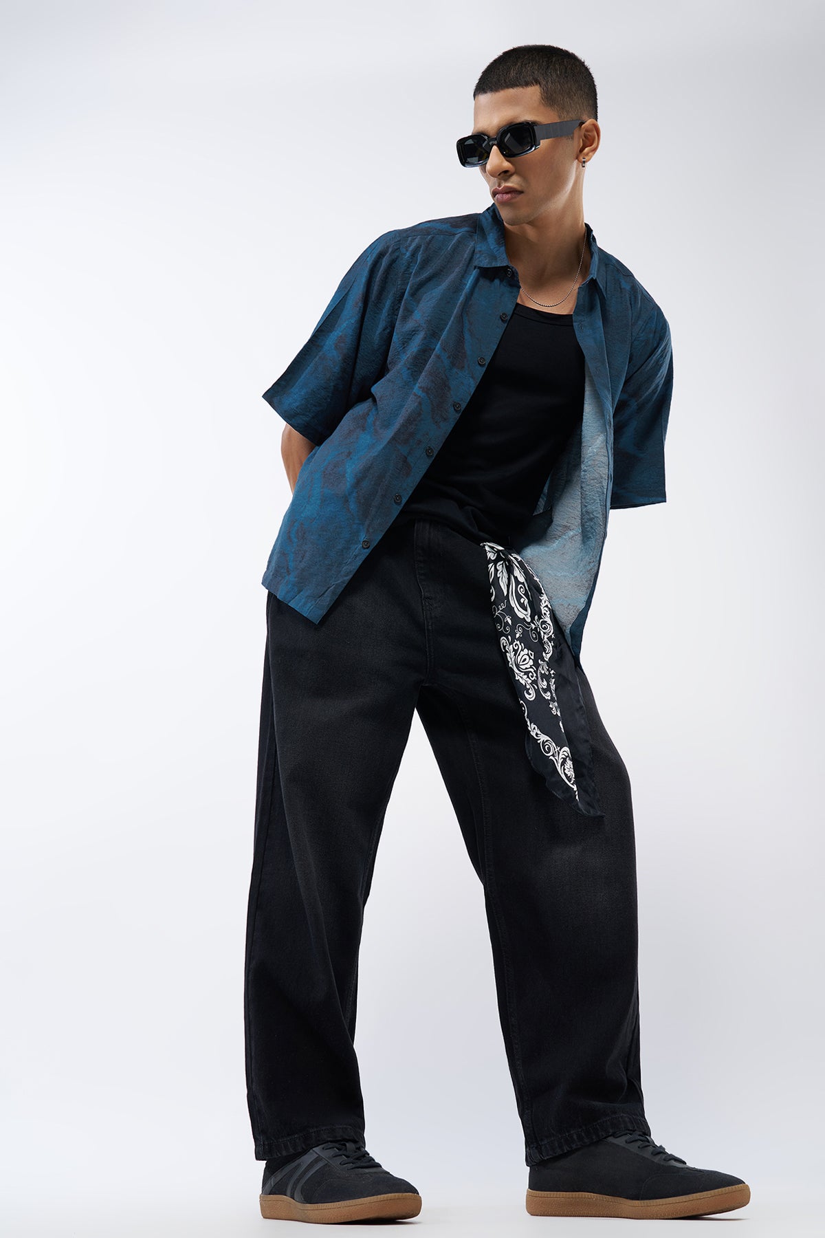 Black Solid Regular Fit Jeans for Men - Image 6
