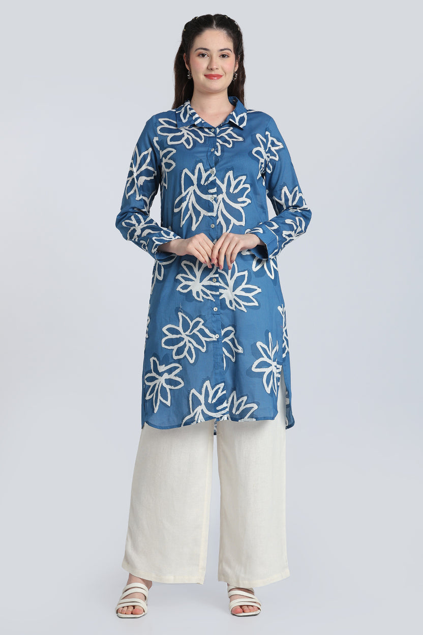 Blue Floral Regular Fit Cambric Kurta for Women - Image 2