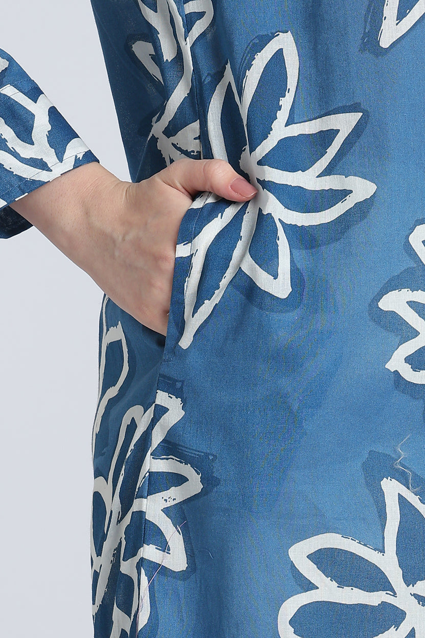 Blue Floral Regular Fit Cambric Kurta for Women - Image 3