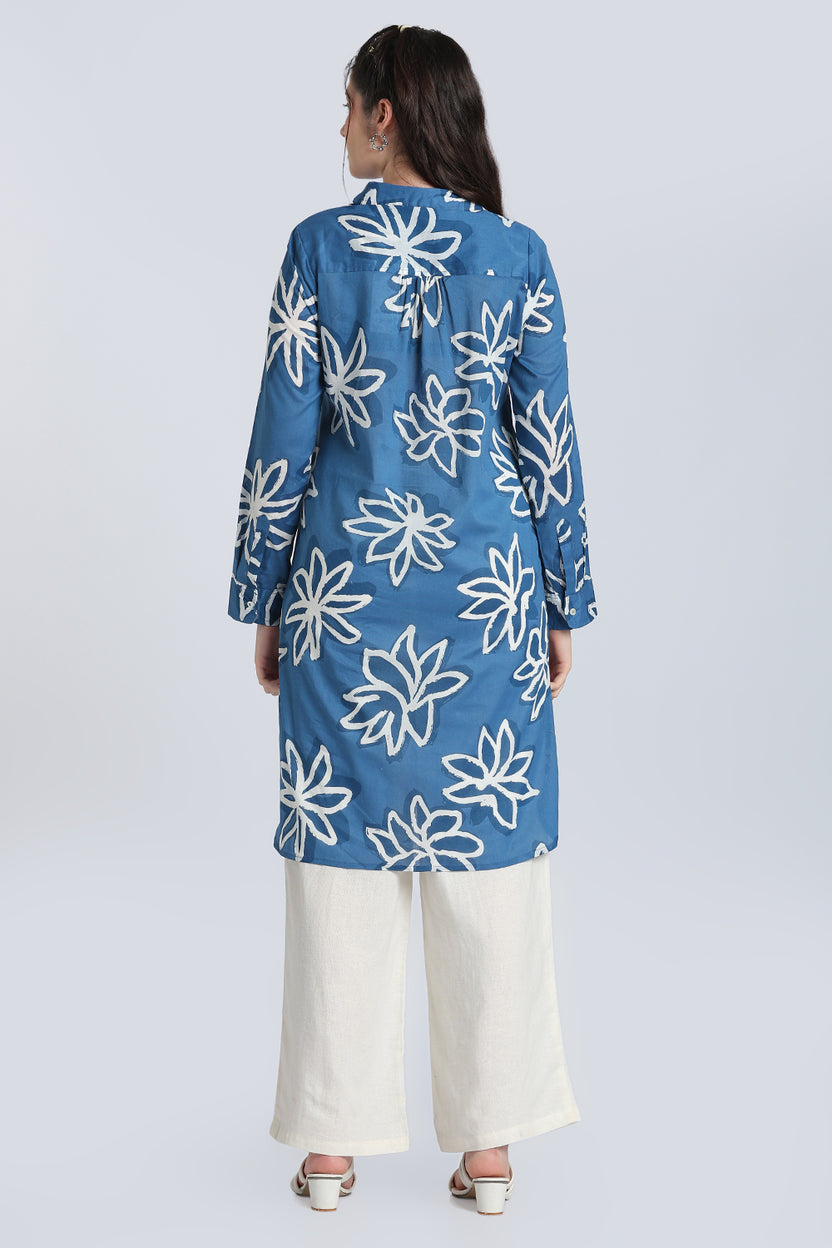 Blue Floral Regular Fit Cambric Kurta for Women - Image 5