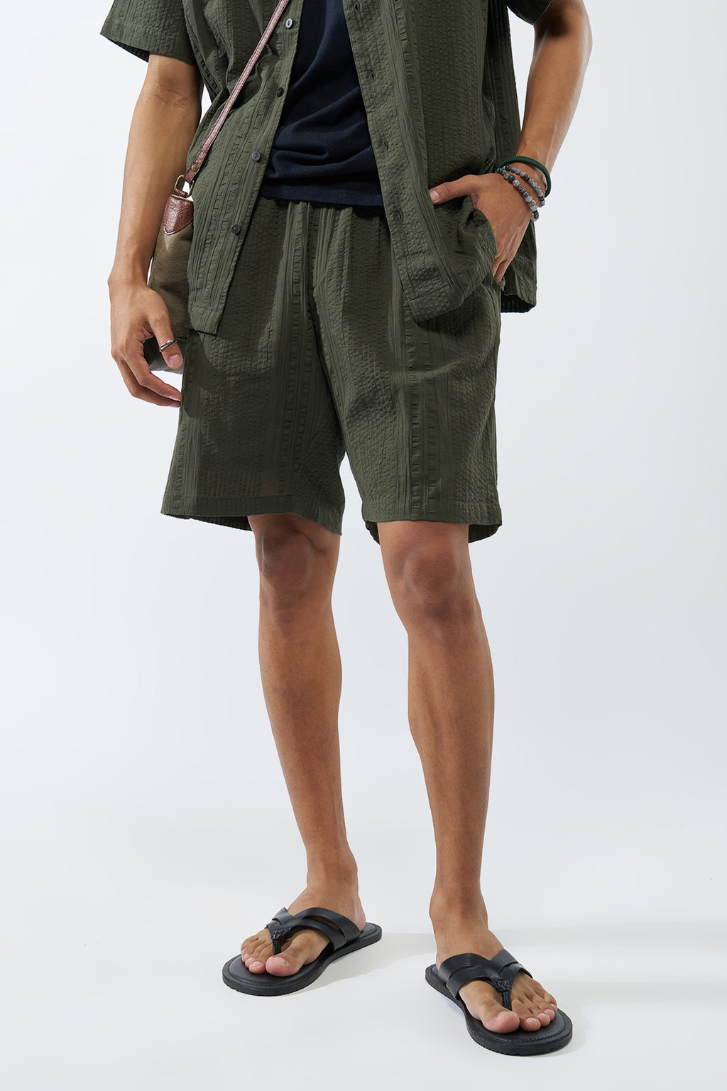 Olive Textured Regular Fit Shorts for Men - Image 1