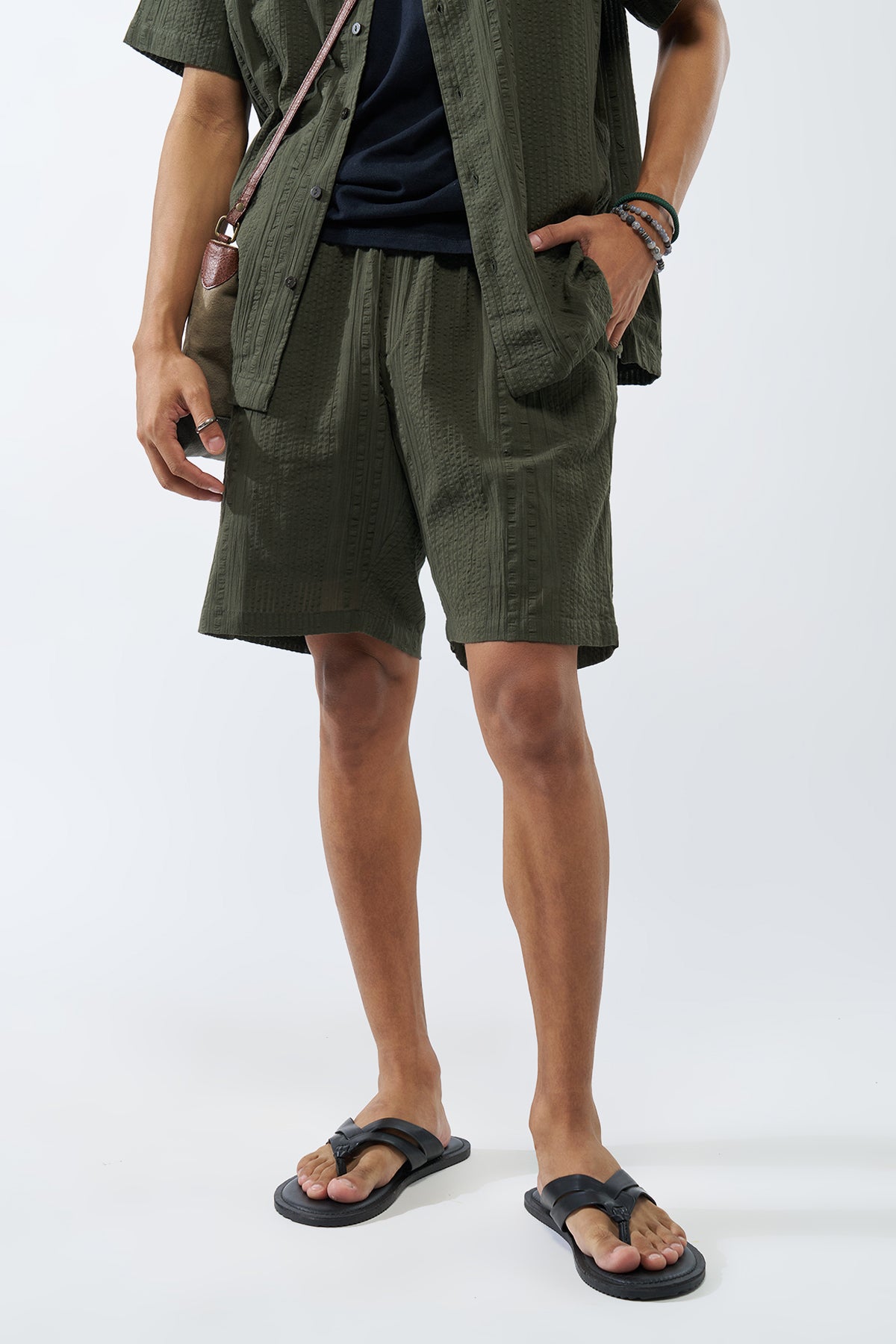 Olive Textured Regular Fit Shorts for Men - Image 1