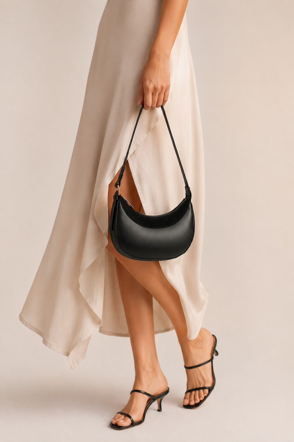 Black Solid Curved Sling Bag for Women - Image 1