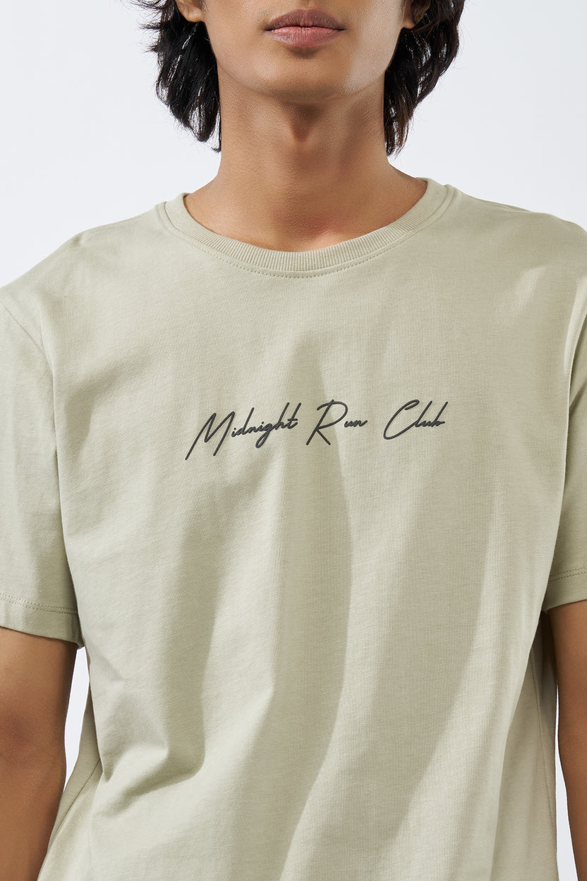 Cream Typographic Printed Regular Fit T-Shirt For Men - Image 3