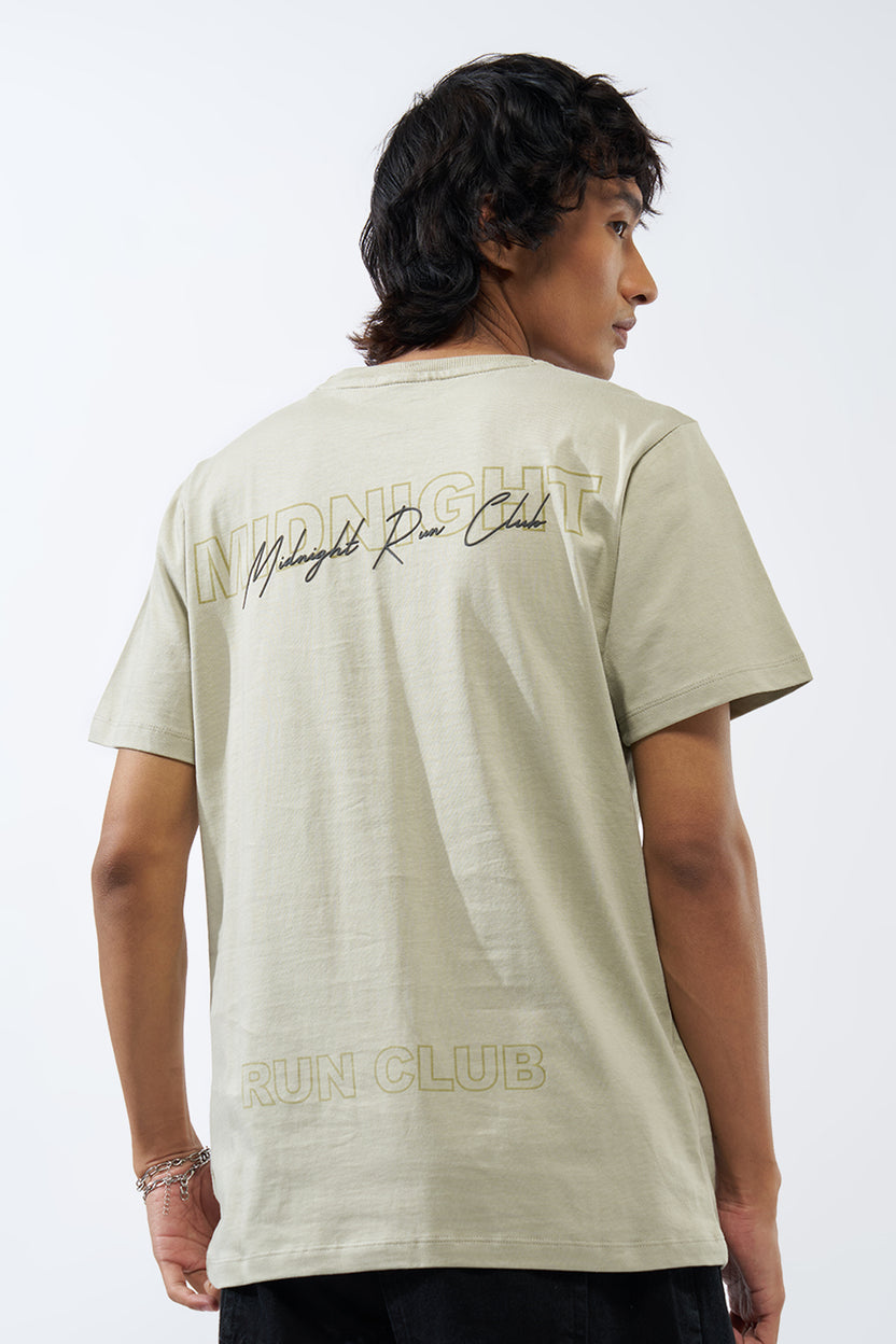 Cream Typographic Printed Regular Fit T-Shirt For Men - Image 5