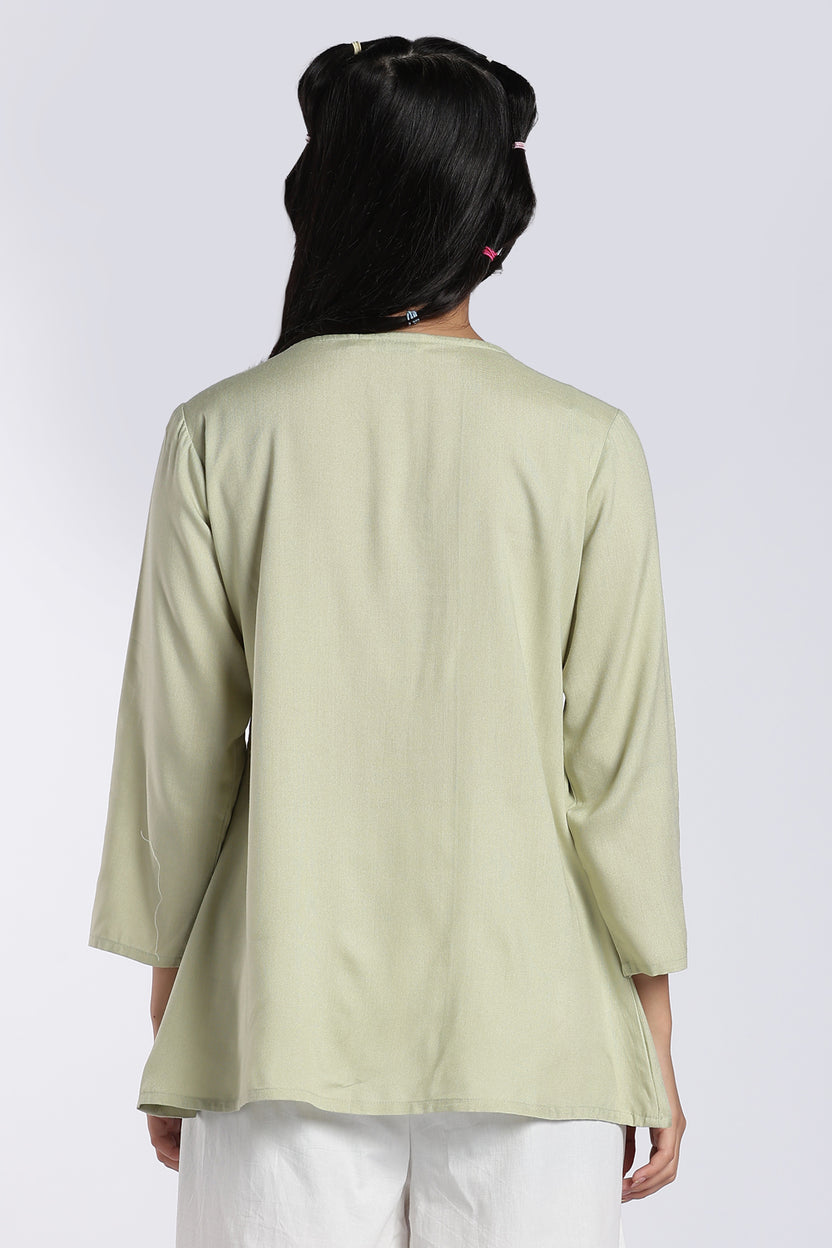 Green Embroidered Regular Fit Tunic for Women - Image 5