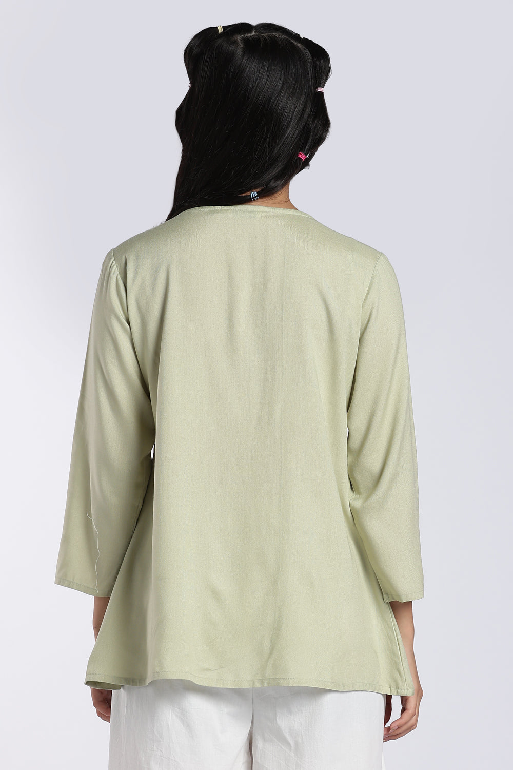 Green Embroidered Regular Fit Tunic for Women - Image 5