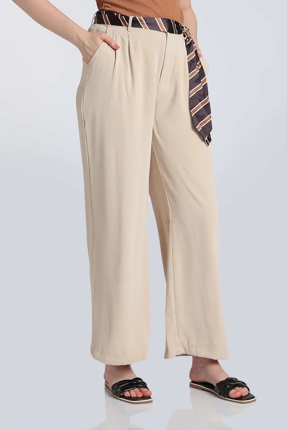 Beige Wide Leg Fit Trouser With 2 Pocket for Women - Image 4