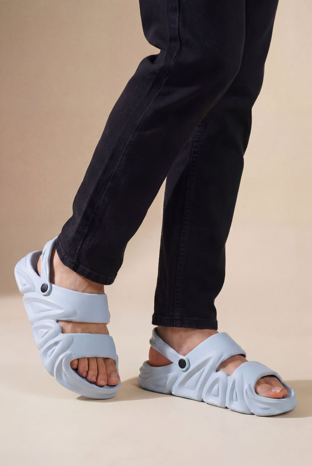Light Grey Textured Pool Slides for Men - Image 1